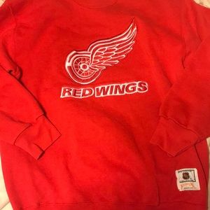 Red wing sweatshirt